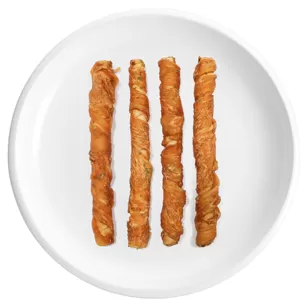 Palitos de cuero de res, pollo y batata